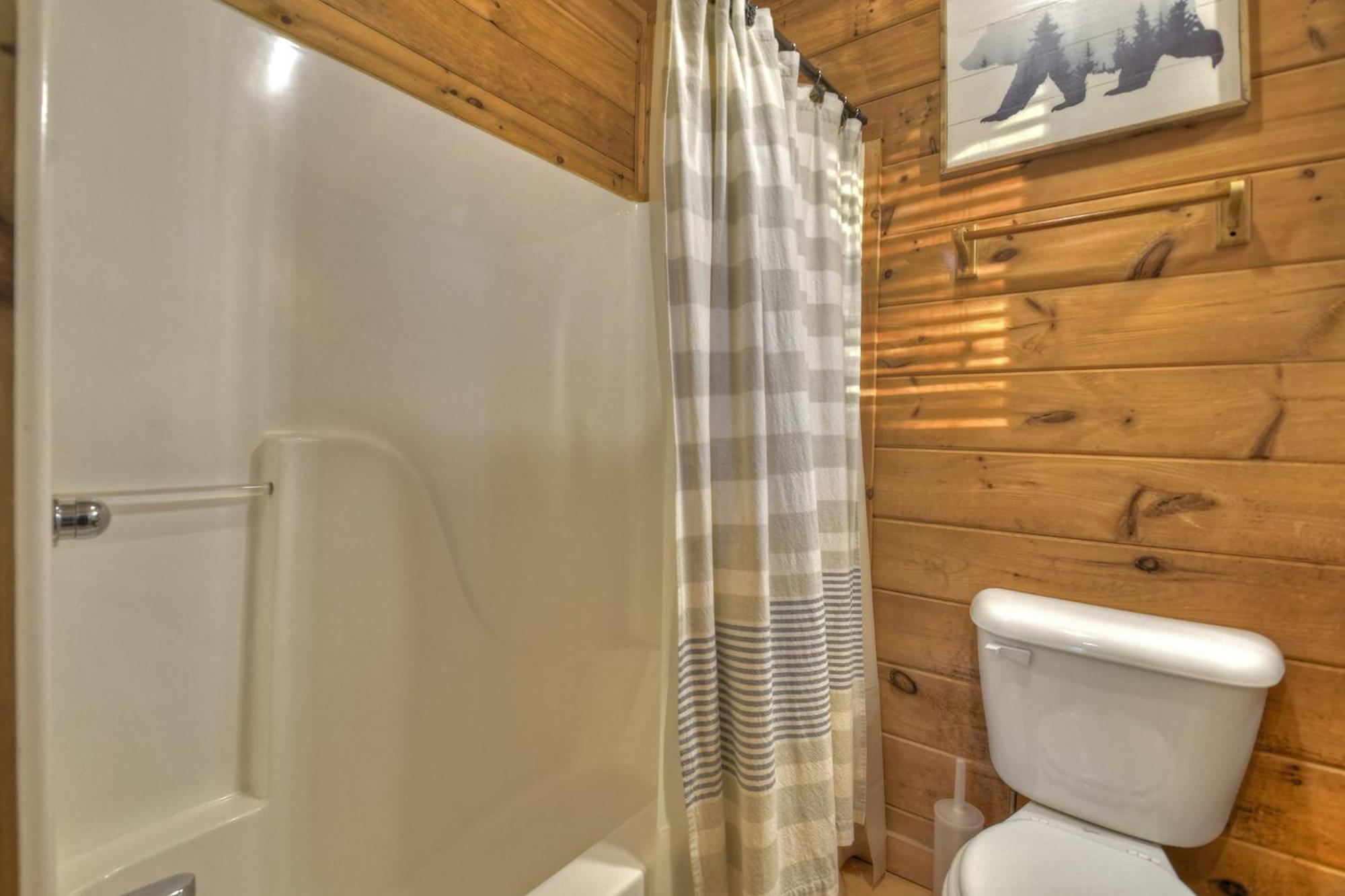 Villa Talking Leaves Hot Tub Firepit And Comfy King Beds Ellijay Exterior foto