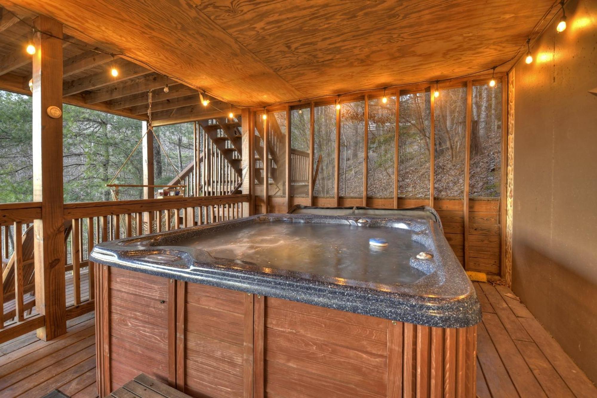 Villa Talking Leaves Hot Tub Firepit And Comfy King Beds Ellijay Exterior foto